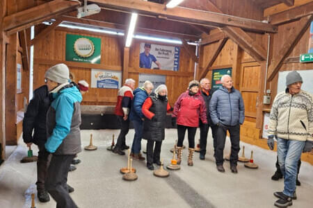 Eisstockschießen & Ripperlessen PVÖ St. Johann Bild 11