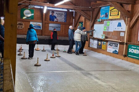 Eisstockschießen & Ripperlessen PVÖ St. Johann Bild 2